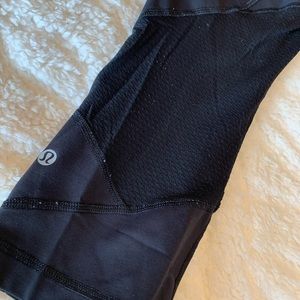Lulu lemon athletica Black Capri yoga pants